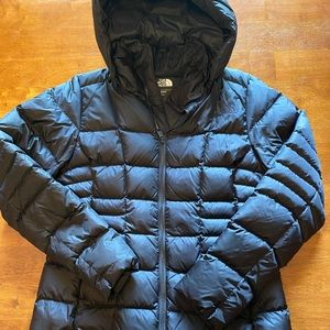 Women’s long puffer coat, hits mid thigh